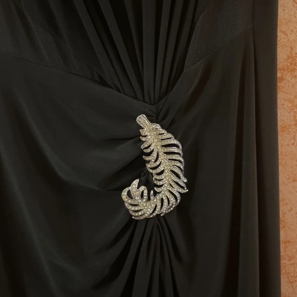 MARINA Sleeveless Black Dress size 6 - Picture 3 of 9